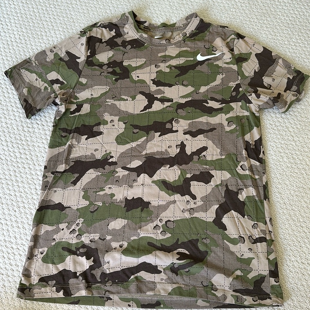 Boys Nike Dri-Fit Tshirt; Camo grid; Large